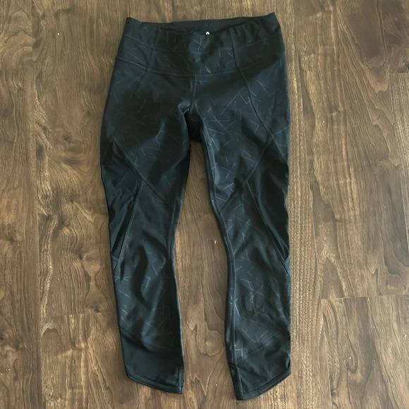 Black Athleta Crop Leggings - Picture 1 of 5